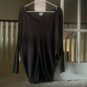 3/$15 Sweater size small urban behavior